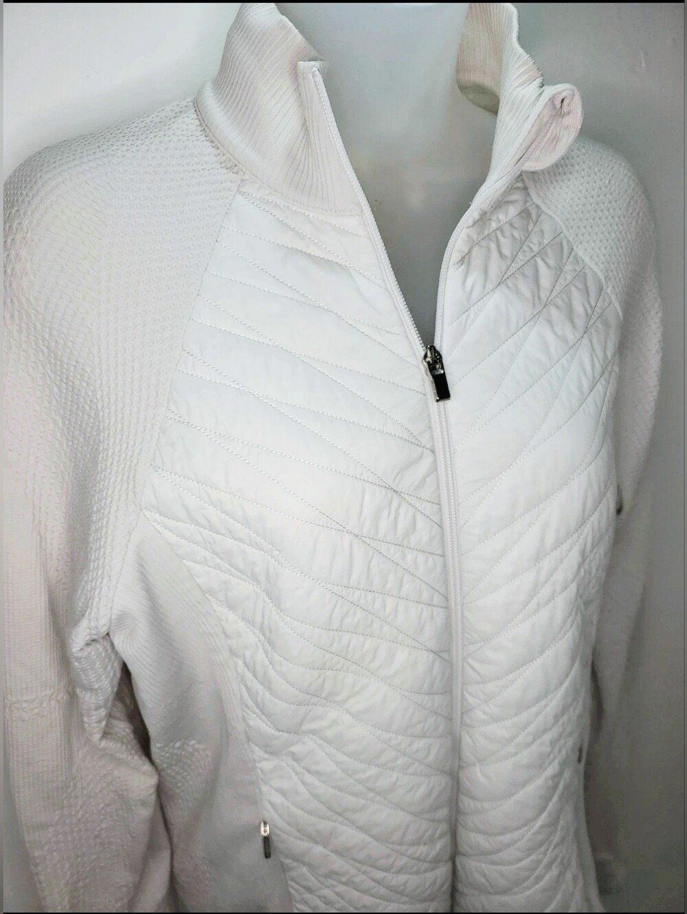 Athleta Soft Cream Quilted Zip-Up Puffer Jacket